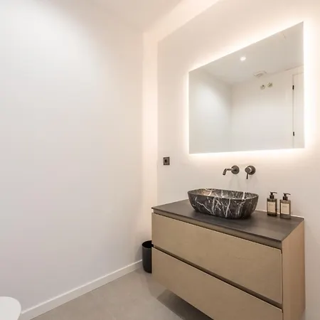 Extravagant 5 Bdrm Golfer's With Private Pool Apartment *