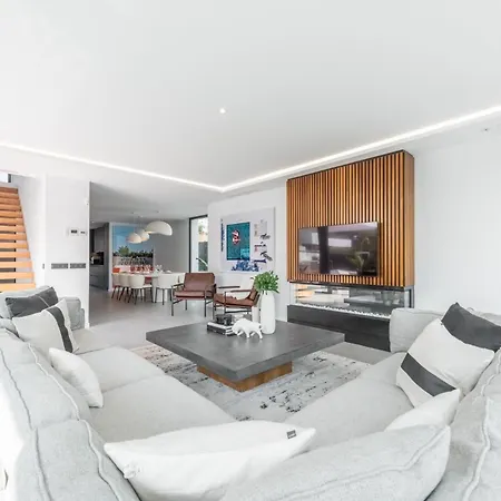 Extravagant 5 Bdrm Golfer's With Private Pool *